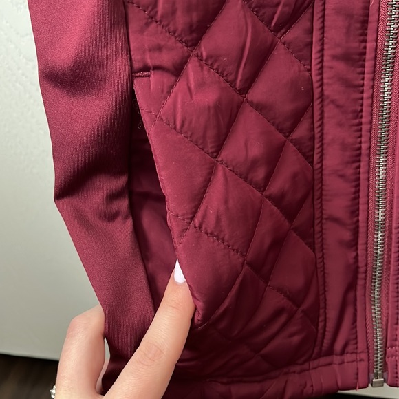 Maurices Quilted Zip-Up Vest Maroon - Picture 3 of 6